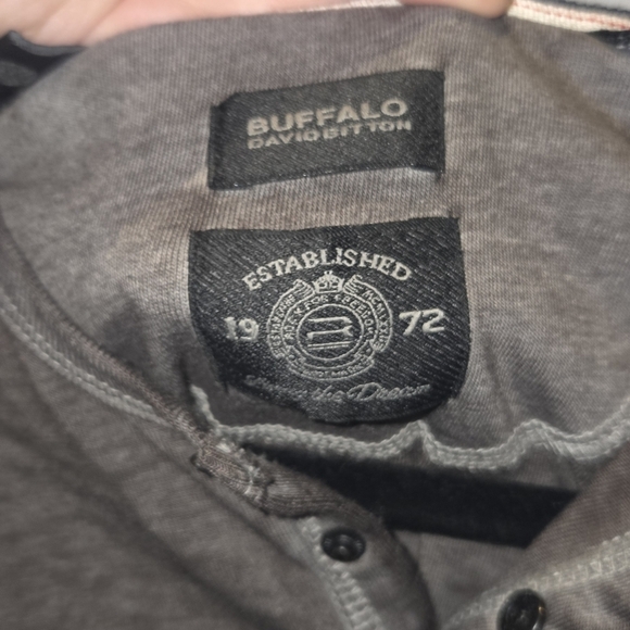 Buffalo David Bitton Mens Short Sleeve Henley Tee EUC Size M - Picture 12 of 13